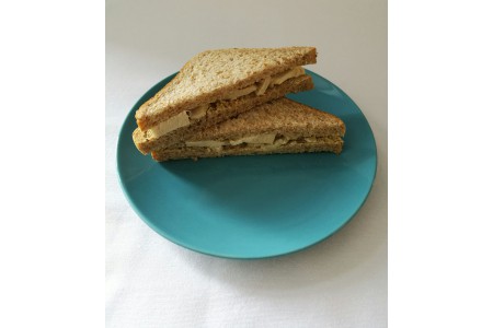 Chicken sandwich on wholemeal bread